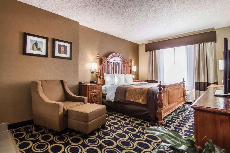 Quality Inn & Suites I-35 E/Walnut Hill