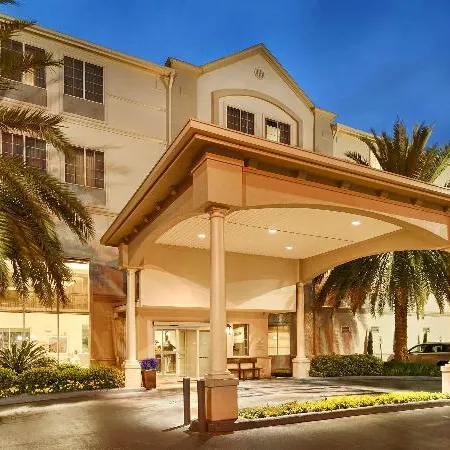 Best Western Plus Downtown Inn Suites Отели рядом с достопримечательностью «Станция хьюстонского скоростного трамвая UH-Downtown»