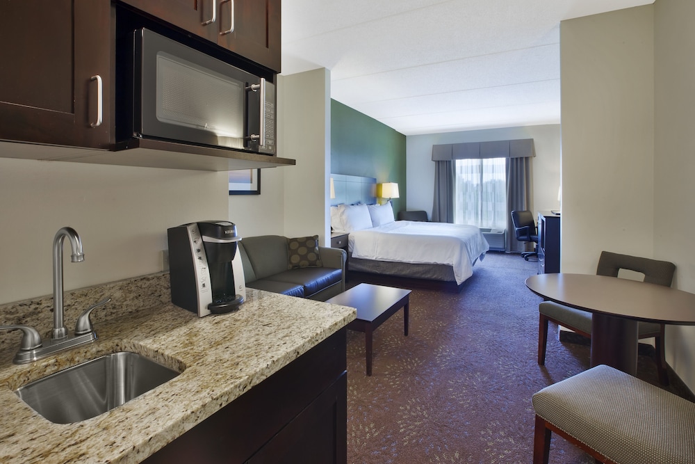 Holiday Inn Express & Suites Geneva Finger Lakes, an Ihg Hotel