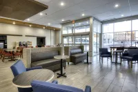 Holiday Inn Express & Suites OMAHA DOWNTOWN - OLD MARKET by IHG - Breakfast