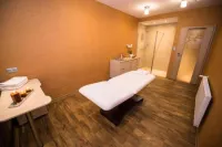 Hotel Ostaniec - ที่มีสปา