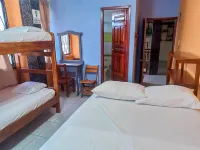 Hotel Las Palmeras Hotels near Diamond Beach