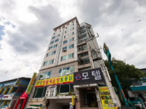 Danyang Sky Hotels near Gosu Cave