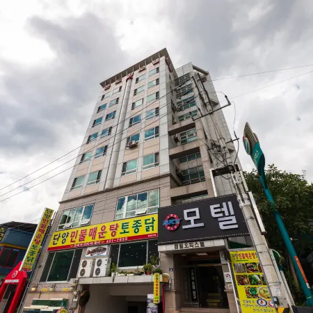 Danyang Sky Отели рядом с достопримечательностью «Пещера Косу»