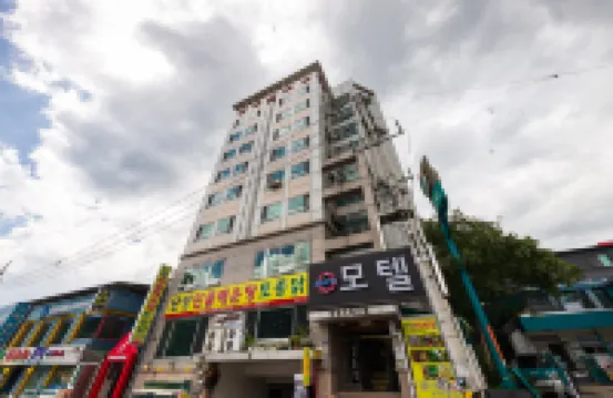 丹陽 天空酒店 鄰近島潭三峯的酒店