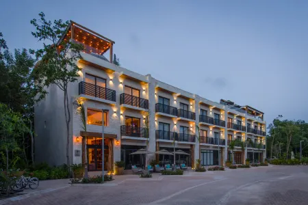 Naay Tulum Curamoria Collection