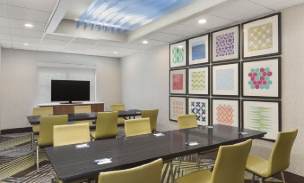 Holiday Inn Express & Suites Byron by IHG
