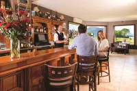 The Lake Hotel - bar