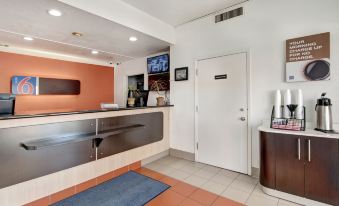 Motel 6 Dallas, TX - Forest Lane