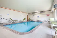 Quality Inn & Suites Omaha Chalco - Uima-altaat