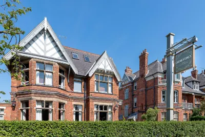 Clementine's Guest House Hotels in Clifton Without