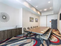 La Quinta Inn & Suites by Wyndham Bloomington Hotels in Monroe County