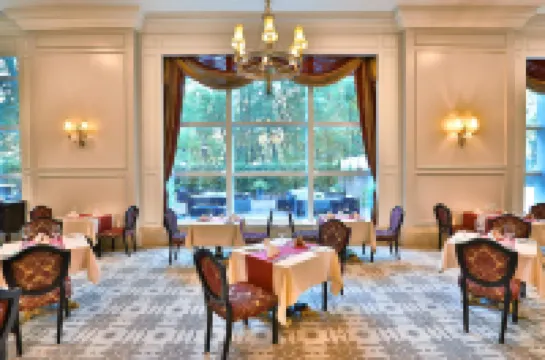 裏克薩斯阿拉木圖酒店