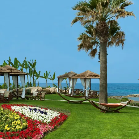 Constantinou Bros Pioneer Beach Hotel