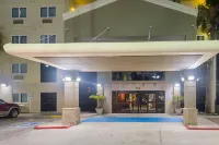 Comfort Suites Beachside