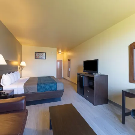 Econo Lodge Inn & Suites Bridgeport
