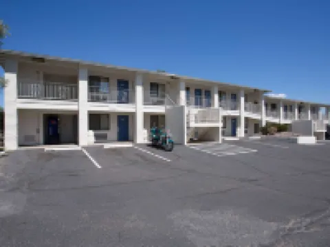 Motel 6 Kingman, AZ - Route 66 West Hotels in Kingman