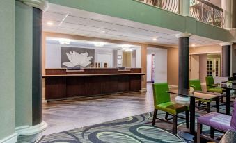 La Quinta Inn & Suites by Wyndham Raleigh Durham Airport
