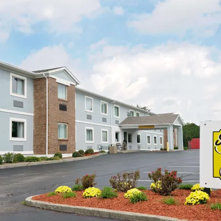 Super 8 by Wyndham Lexington/Hamburg Area