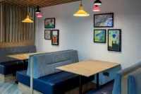 Holiday Inn Express CAMBRIDGE WEST - CAMBOURNE by IHG - breakfast