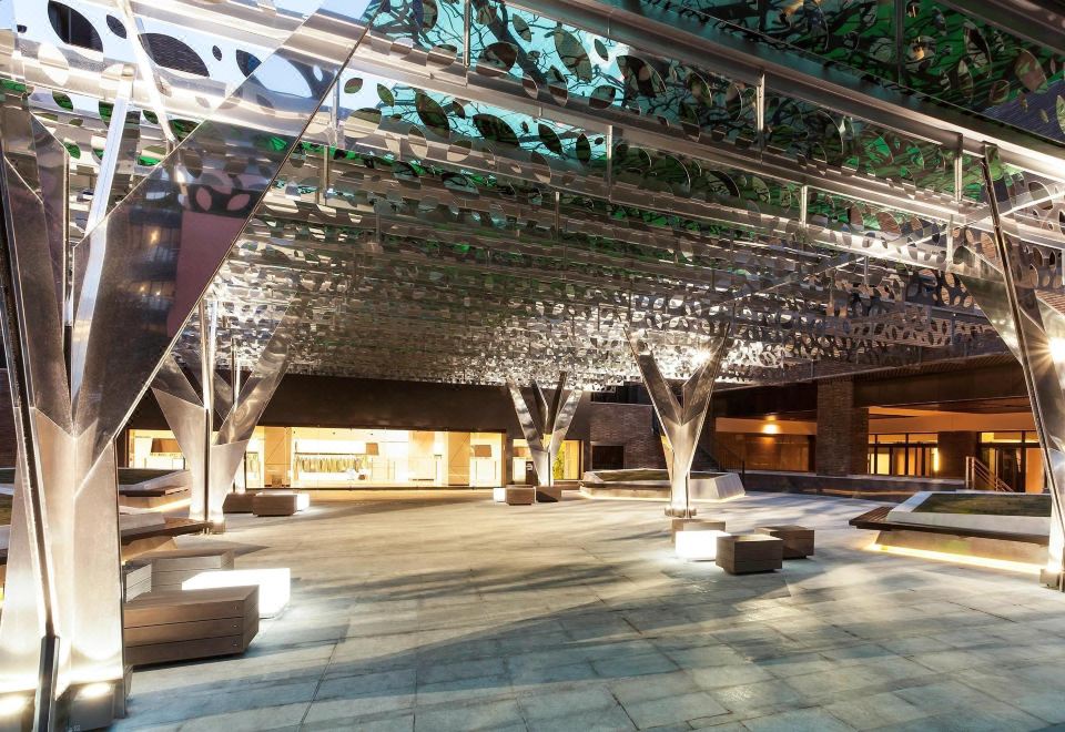 2. 노보텔 마드리드..