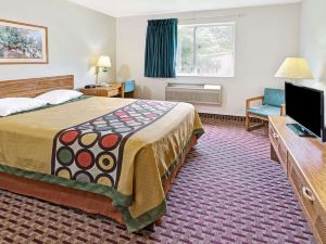 Super 8 by Wyndham Canonsburg/Pittsburgh Area