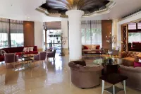 Warwick Palm Beach Hotels in Aarbaniye