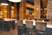 DoubleTree by Hilton Reading - bar