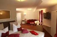 Waldhaus Lauenhain Hotels near University of Applied Sciences