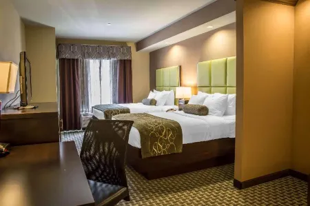 Best Western Plus Riverside Inn & Suites Отели рядом с достопримечательностью «Парк Криксайд»