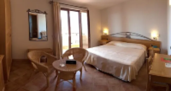 โรงแรมวิลล่ากุสตุย มาริส