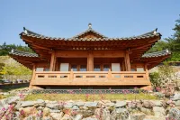 신안 무지개한옥펜션 신안군 호텔