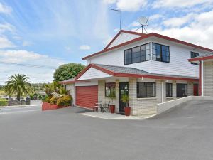 BK's Pohutukawa Lodge