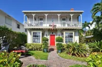 Sabal Palm House Bed and Breakfast Hotels near Awe Flowers & Potted Plant Shop