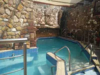 9 Queens Spa Hotel - Swimmingpools