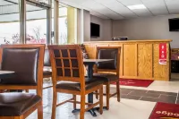 Econo Lodge Hotels in Parma