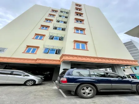 Enter Kost Отели в г. Sekip Jaya