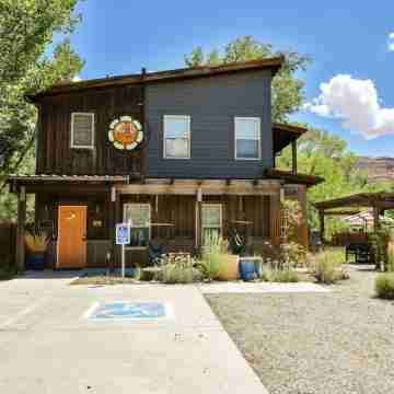 Moab Digs - Entire Building Hotel Exterior