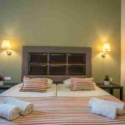 Alianthos Beach Hotel Rooms