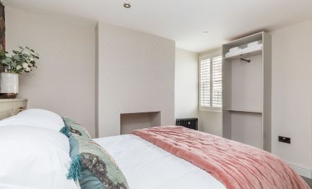 The Oak Rooms | by Huluki Sussex Stays - Housity