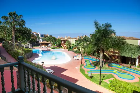 Apartamentos Oasis San Antonio