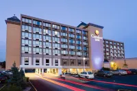 Comfort Inn & Suites Event Center Hotels near Heritage Carousel of Des Moines