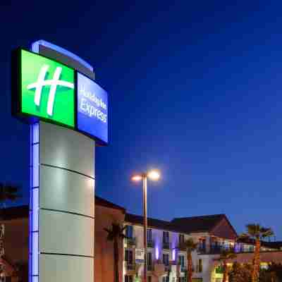 Holiday Inn Express Calexico Hotel Exterior