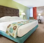 Drury Inn & Suites McAllen Hotels near Northcross Shopping Center