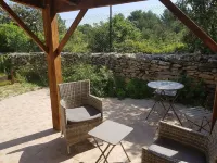 Le Domaine d'Alèzen Hotels in Cornillon-Confoux
