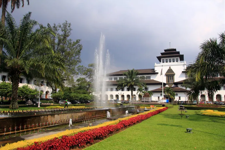 Bobopod Paskal, Bandung