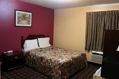 Holiday Lodge Отели рядом с достопримечательностью «Джейси Баллпарк»