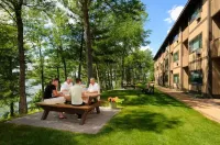 The Pointe Hotel and Suites Hotels in Minocqua