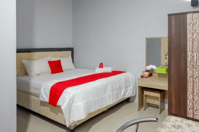 RedDoorz @ Hotel Grand Aulia Majene Hotels in 