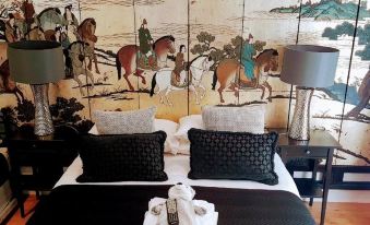 Boat House Super Suites - Housity